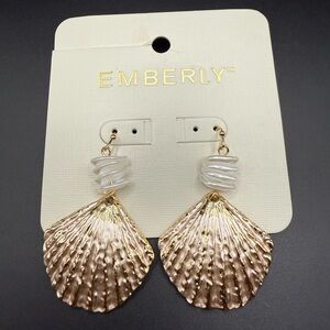 NWT Emberly Gold Tone and White Shell Dangle Earrings Beach Nautical